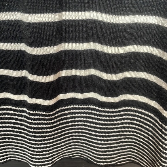 Banana Republic striped silk cashmere sweater. - Picture 4 of 8